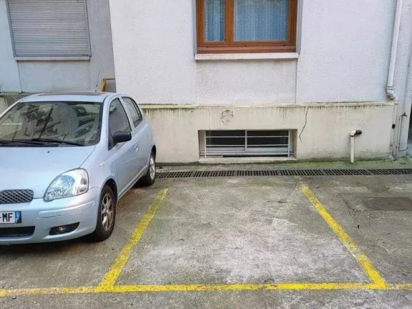 Parking 12 m²