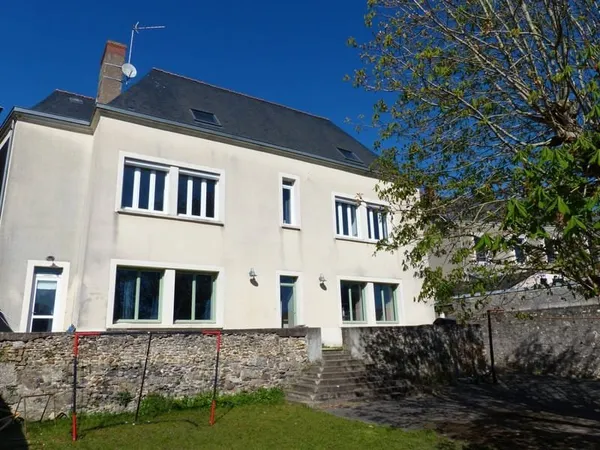 Maison 12 pièces 275 m²