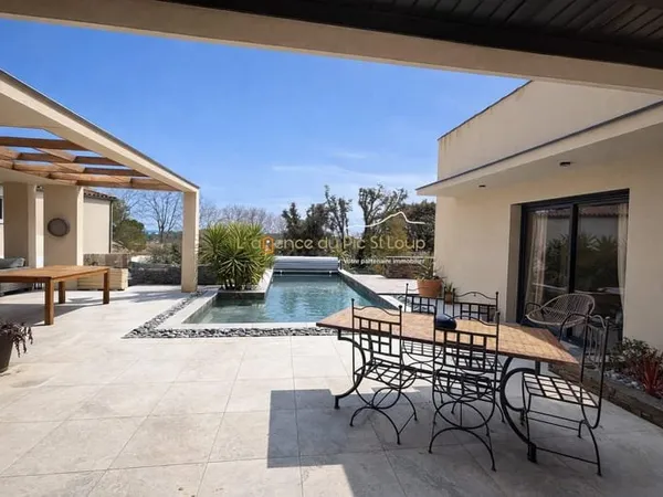 Villa d'architecte 2022 - 155 m² - Terrain 822 m² - Pr