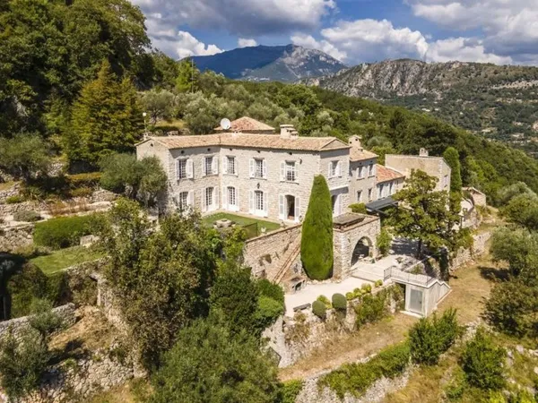 Château 12 pièces 500 m²