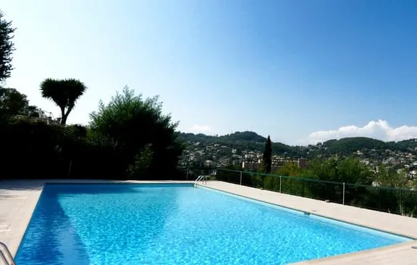 SUPER-CANNES / VALLAURIS 2 PIECES PISCINE VUE MER ET MONTAGNE