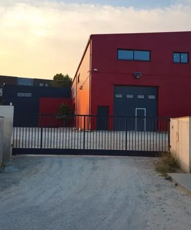 🏗️ Local d'activité / Entrepôt 100 m² - ZAC Éco Parc Bel Air - 5 min de Montpellier 🚚
