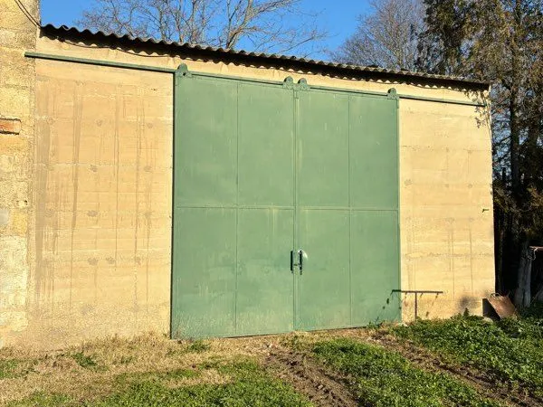 Location hangar stockage 90m2