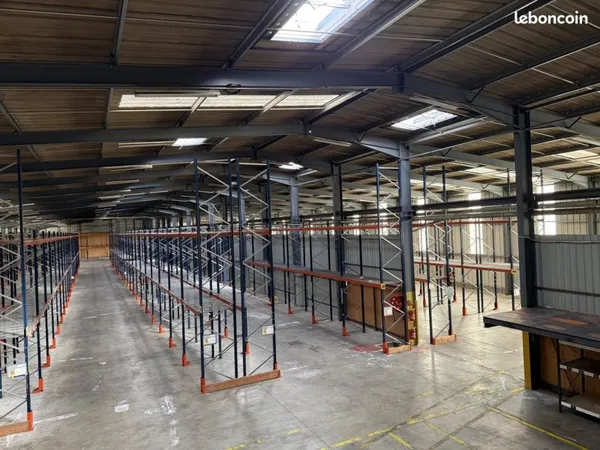 Local commercial 4100 m² Monteux