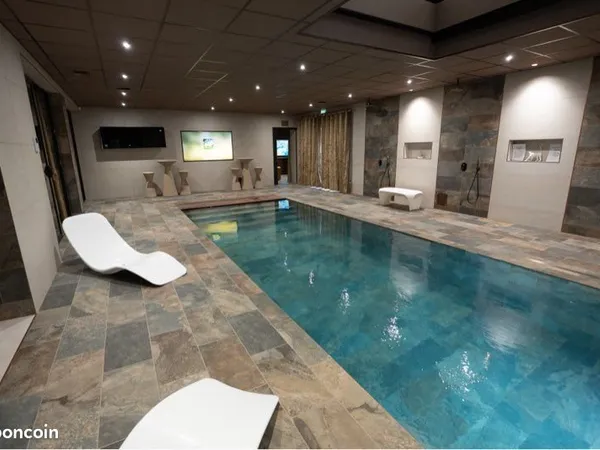 Appartement avec piscine et spa privé à saint - etienne nord