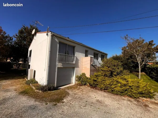 Maison familiale 151 m² - Terrain 840 m² - La Berthelière, Dompierre-sur-Yon
