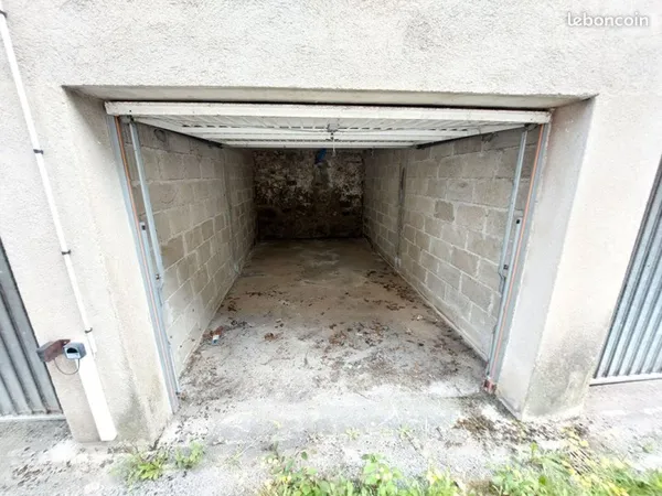Parking/box 15 m² GUERET