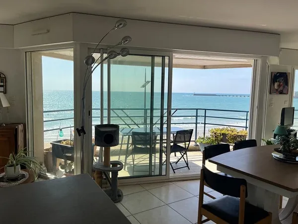 LES SABLES D'OLONNE - VUE MER - APPARTEMENT 103 M² + GARAGE
