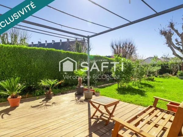 Coup de coeur assuré pour cette maison familiale dans un quartier recherché de Maurepas