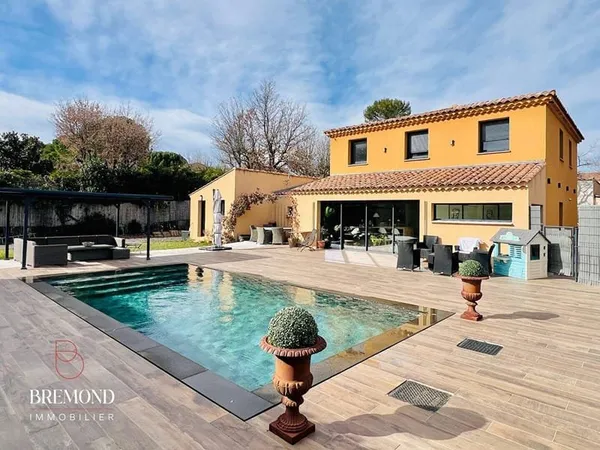 Maison 7 pièces 205 m²