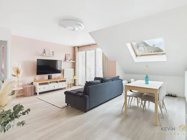 Beau 4 pièces familial de 83 m2 (103 m2 au sol) avec balcons