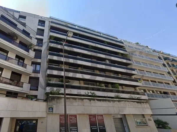 Local 442 m²