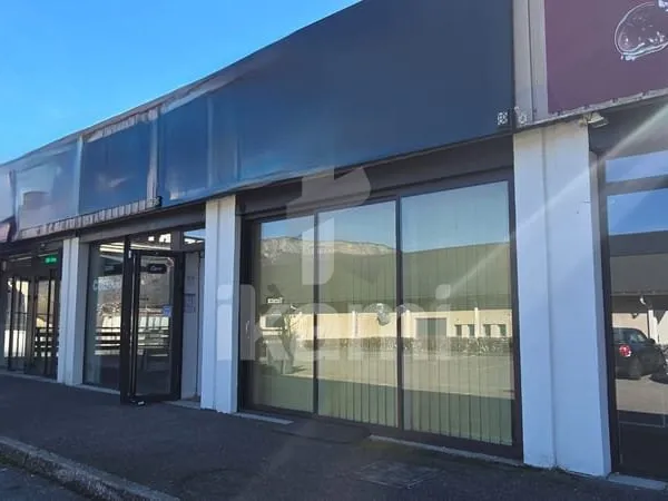 Local professionnel Bail à céder à proximité d'Annecy (74)