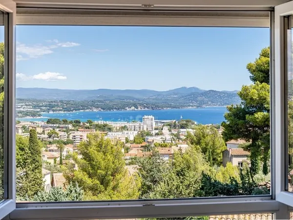 Appartement DUPLEX à vendre 5 pièces LA CIOTAT (13) Jardin 745 m² - Piscine - Parking - Cave