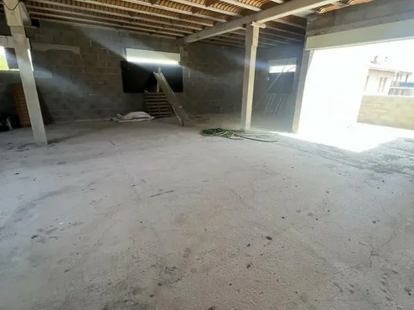 Bâtiment 9 pièces 400 m²