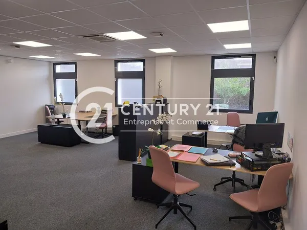 Bureaux 74 m²
