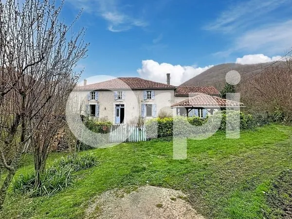 Maison 6 pièces 300 m²