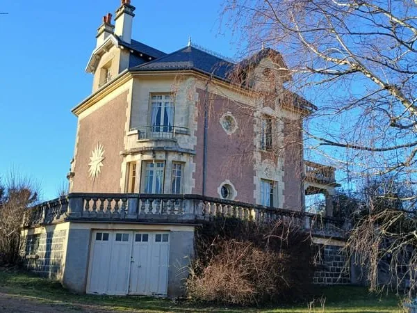 MAISON BOURGEOISE
