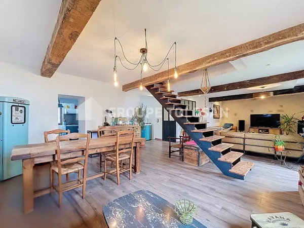 Maison 5 pièces 220 m²