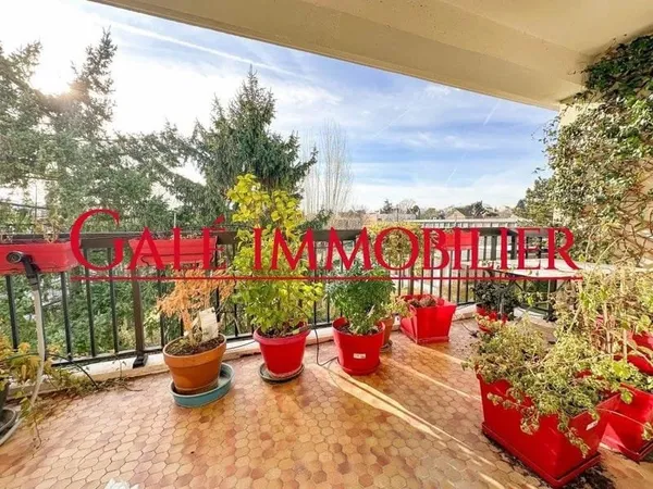Appartement 8 pièces 181 m²