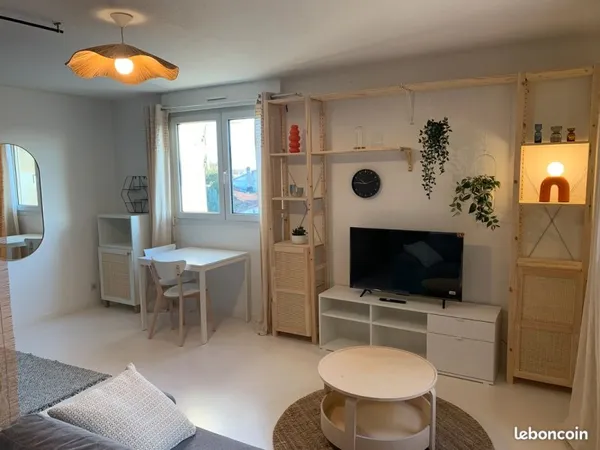 Studio meublé très agréable + Parking - Barrière de Bègles - 33 m²