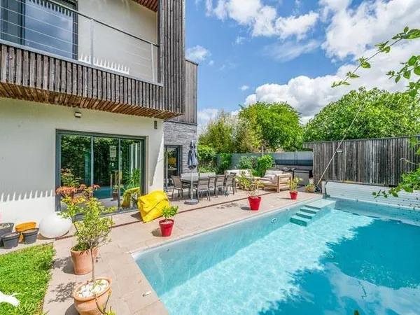Maison 8 pièces 183 m²