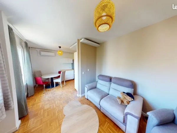 Appartement T3 - 5e étage- Rilleux Village - 42m2 - Rénové
