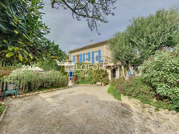 Maison 7 pièces 282 m²