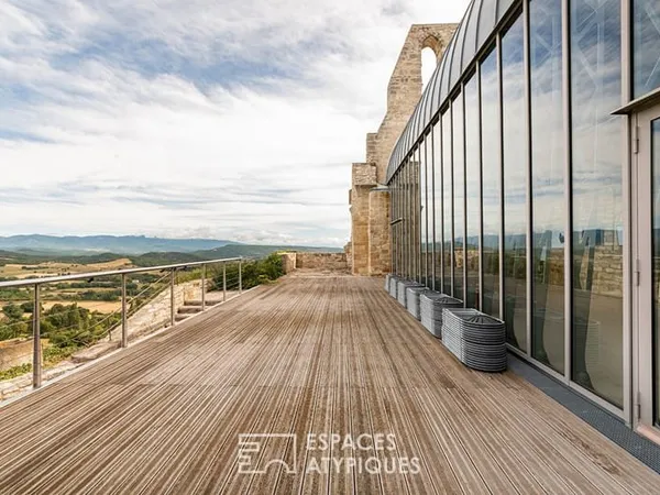 Maison et son église rénovée - Vue époustouflante - Jardin avec piscine