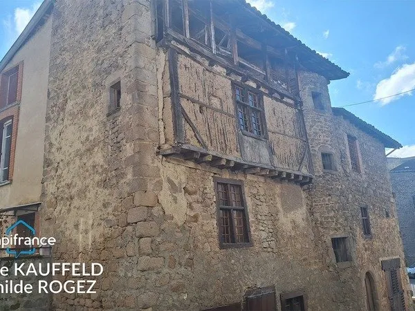 Maison de caractère à rénover - Olliergues
