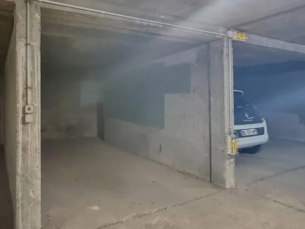 Parking 12 m²