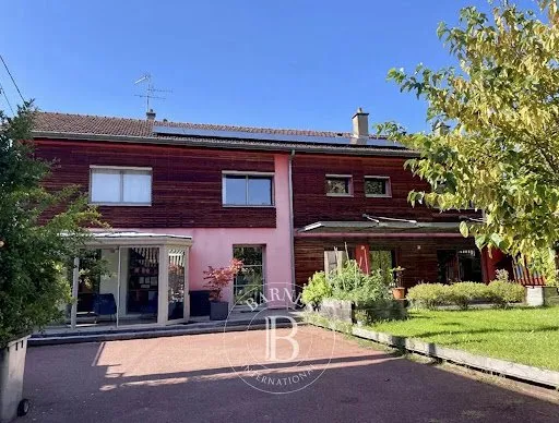 Propriété 9 pièces 210 m²