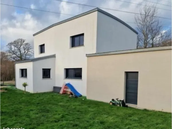 Maison contemporaine récente, au calme et hors lotissement