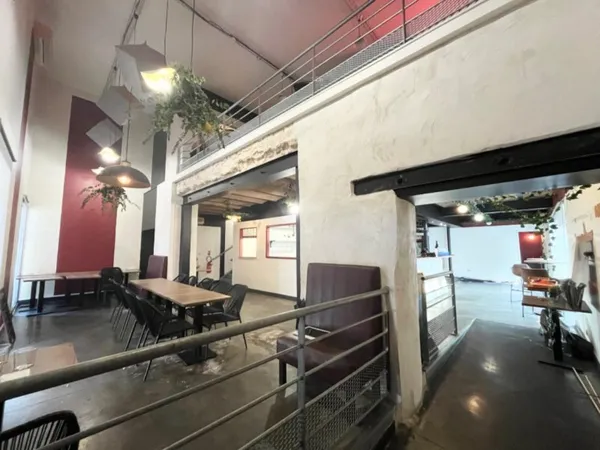 Local professionnel 310 m²