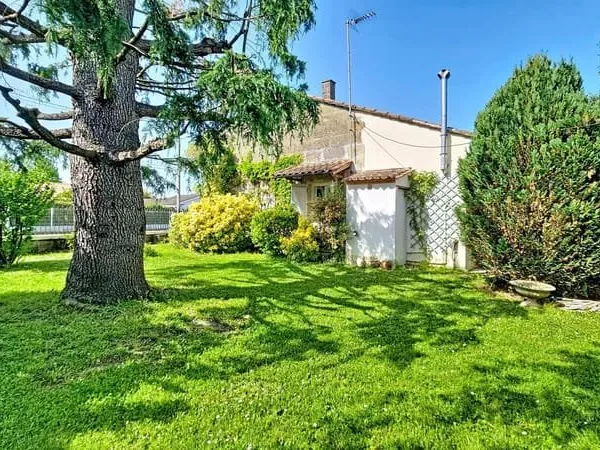 Maison pierre 1900 à mettre au gout du jour, fort potentiel