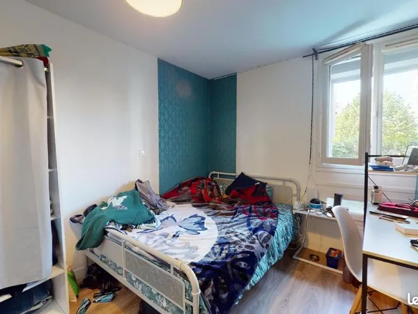 Chambre 5 pièces 68 m²