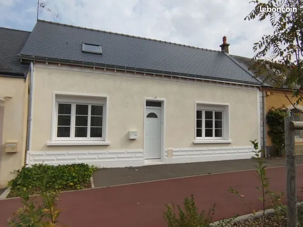 Maison rénovée dans centre bourg LA BAZOGE
