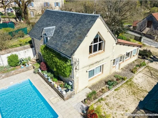 Charmante maison rénovée avec piscine, grande dépendance et jardin en vallée de la Dordogne