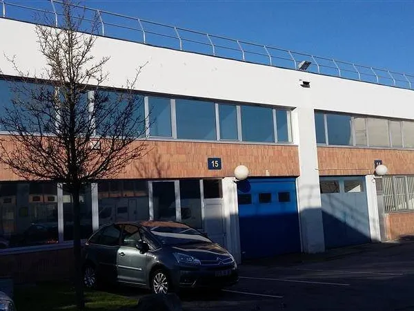 Local d'activité 407 m²