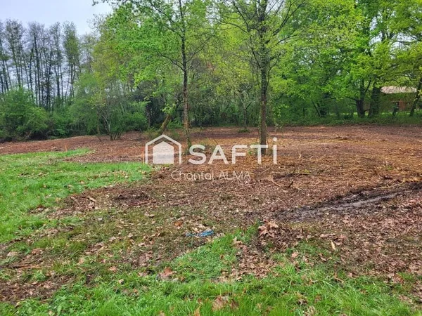 Terrain 858 m²