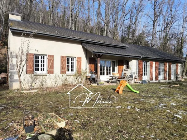 Plain-pied grand terrain, garage et pièce de vie,4 chambres