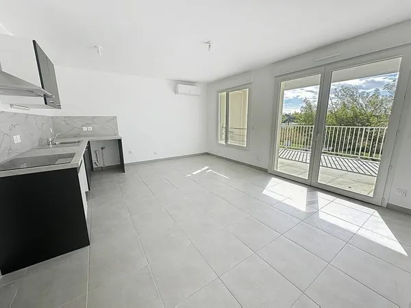 Appartement Monteux T4, 2 chambres, 2 terrasses et jardin