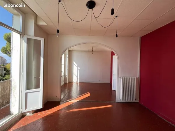 Studio 4 pièces 109 m²