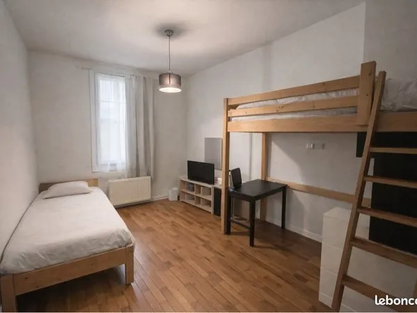 Bas Chatou - Studio 25 m² - Vide ou Loué 625 - Investissement sécurisé - 5 min RER - Immeuble de car