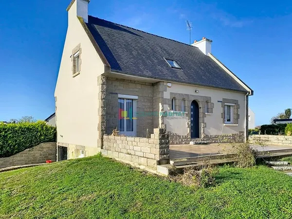 Maison Trebedan 5 pièce(s) 110.83 m2 - A 10 min de DINAN (22100)