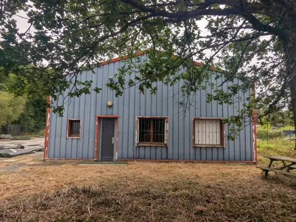 Local industriel 200 m²