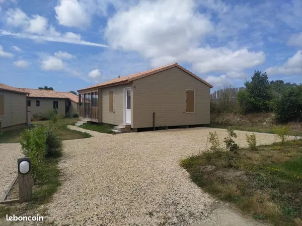 Chalet 2022 et son terrain dans un Domaine boisé