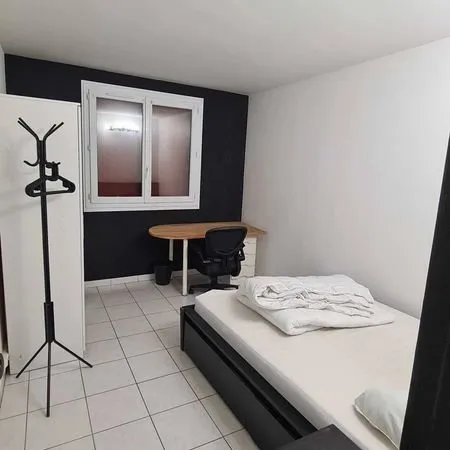 Pas de frais d'agence, proche Polytech Tours, Fac 2 Lions, IAE, 1 chambre meublée libre dans un appa