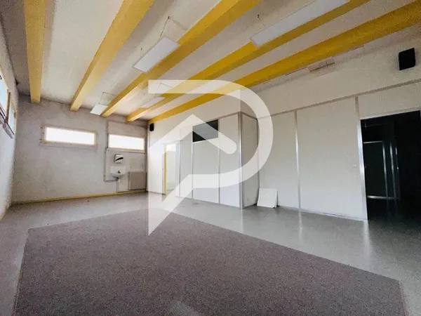 Local commercial 205 m²