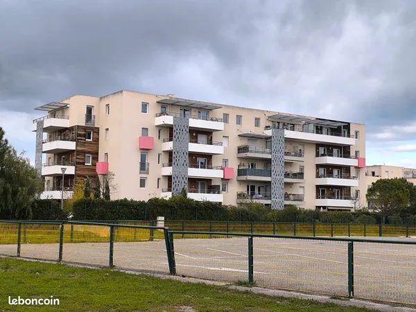 La Londe Les Maures F2 A VENDRE